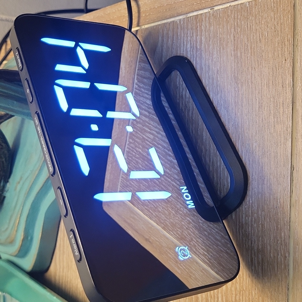 Mirror Digital Alarm Clock With 2 USB ports/ 2 Alarms/Dimmer